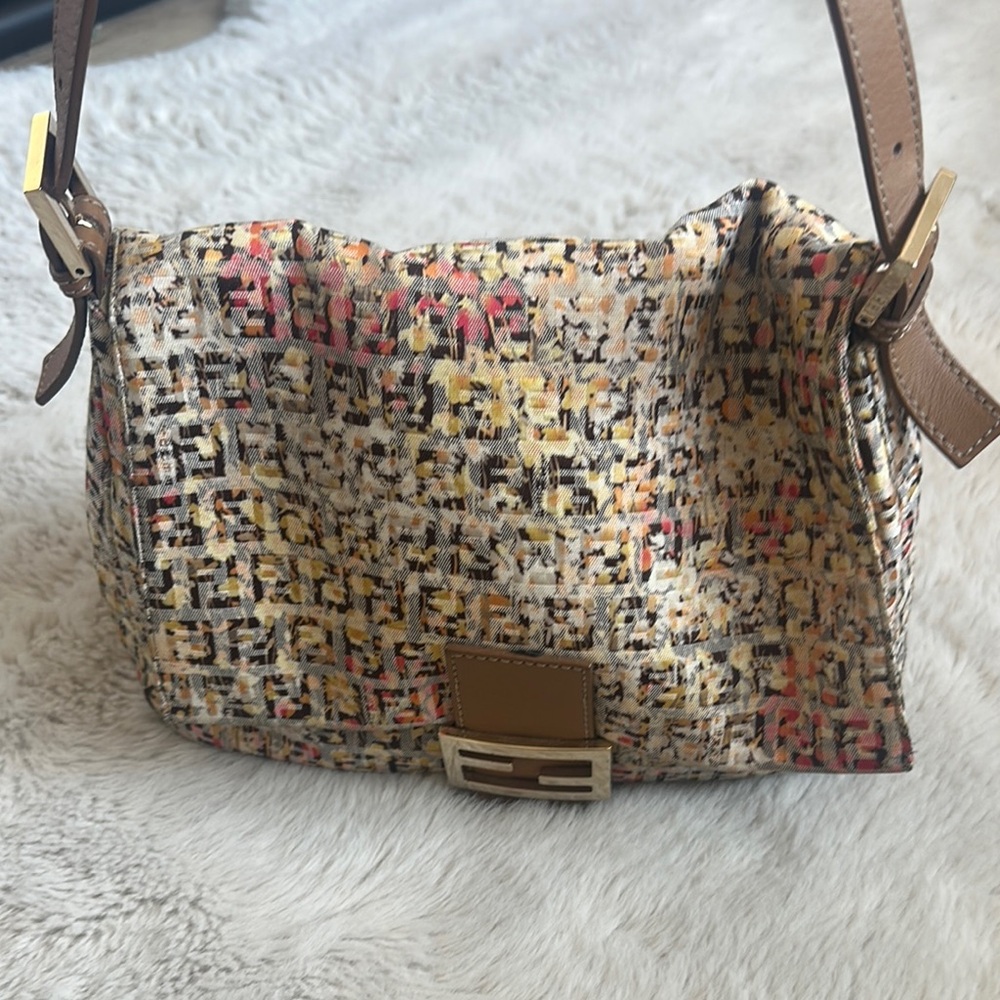 AUTHENTIC FENDI SHOULDER BAG